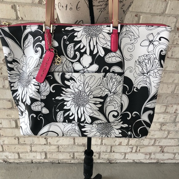 Trina Turk Handbags - Trina Turk purse with makeup bag-NWOT